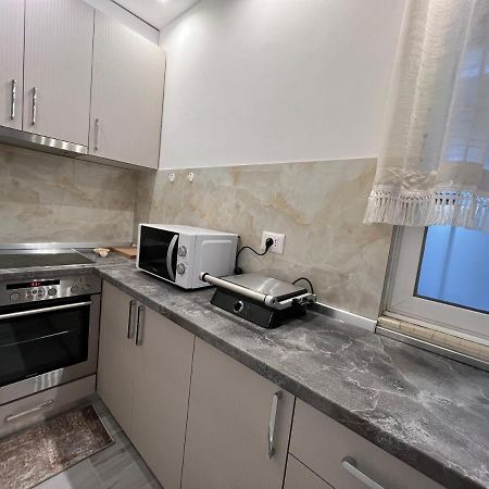 Apartment Tirana On Myslym Shyri Buitenkant foto