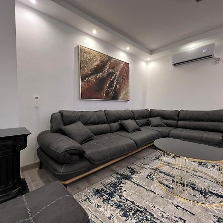 Apartment Tirana On Myslym Shyri Buitenkant foto