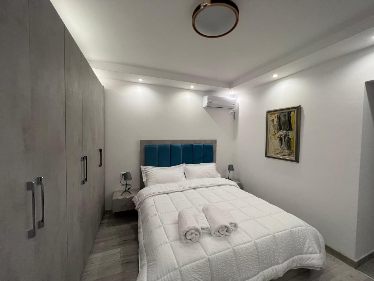 Apartment Tirana On Myslym Shyri Buitenkant foto