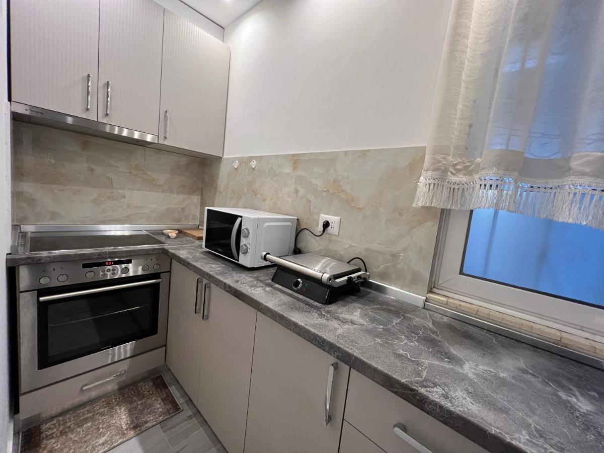Apartment Tirana On Myslym Shyri Buitenkant foto