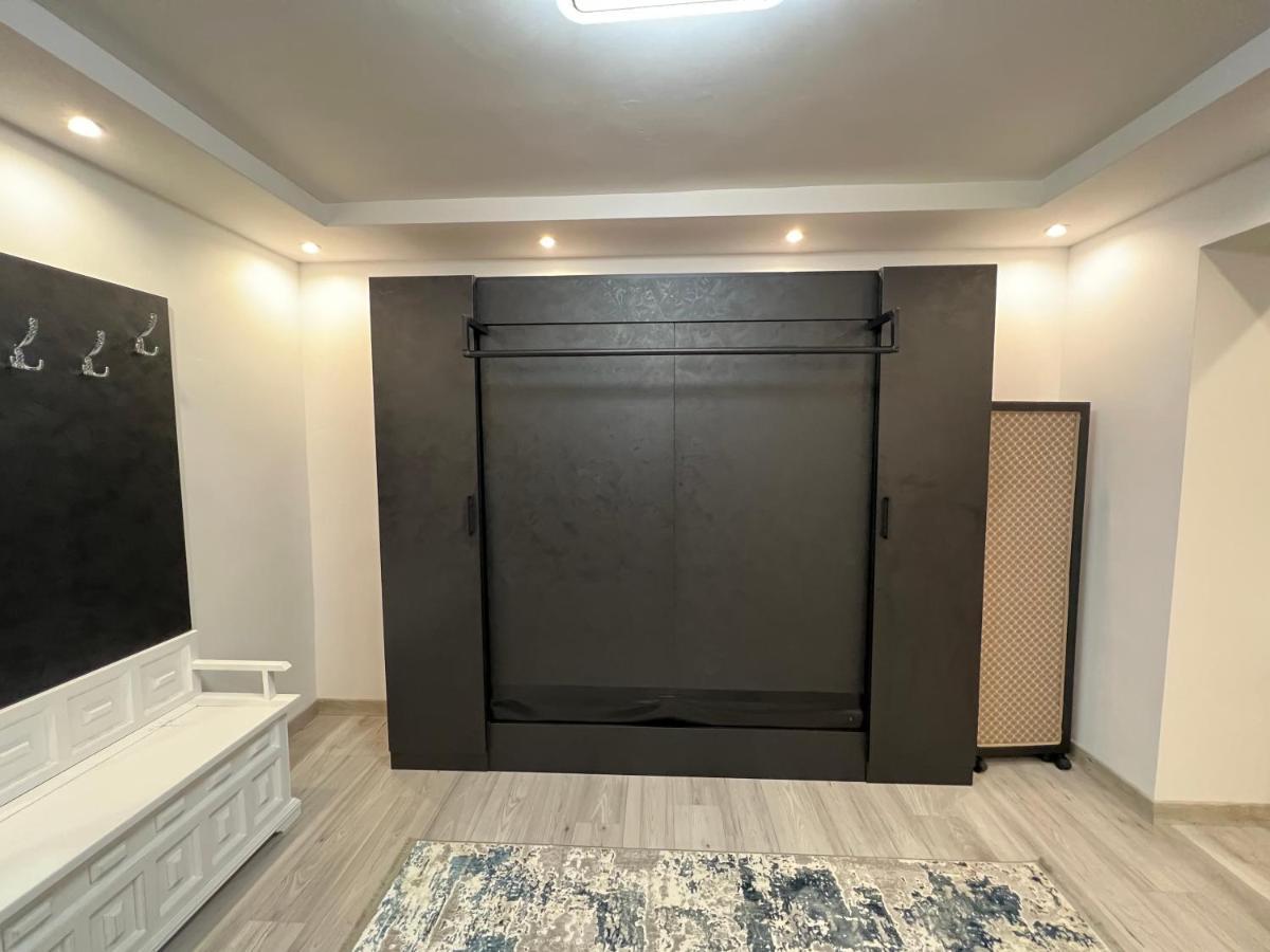 Apartment Tirana On Myslym Shyri Buitenkant foto