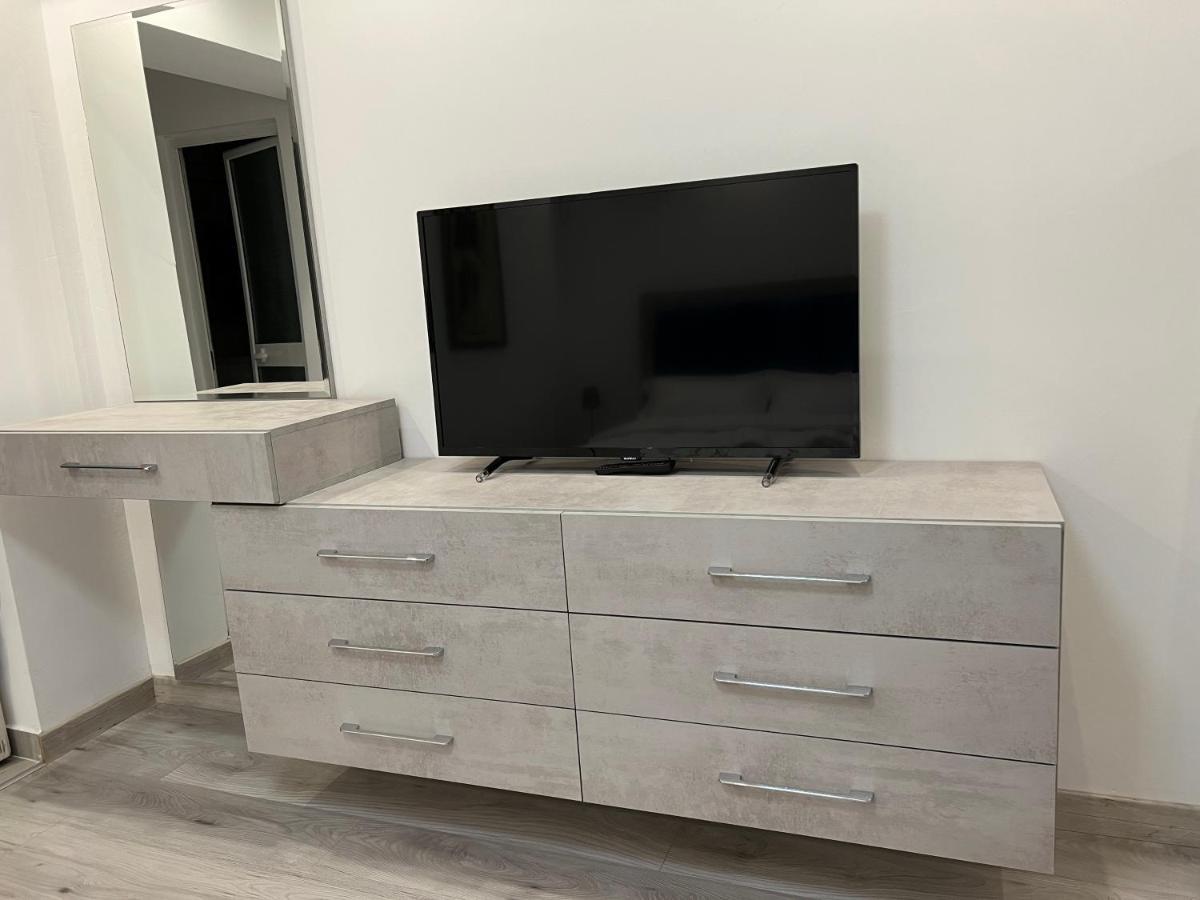 Apartment Tirana On Myslym Shyri Buitenkant foto